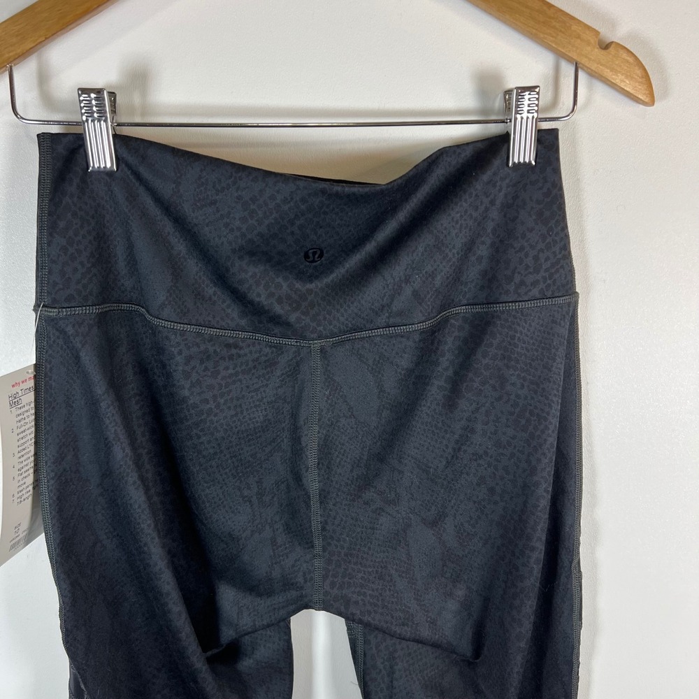 Lululemon High Times Pant Tech Mesh Black Snake Print High Rise 7/8 Length Sz 10 - Picture 7 of 9